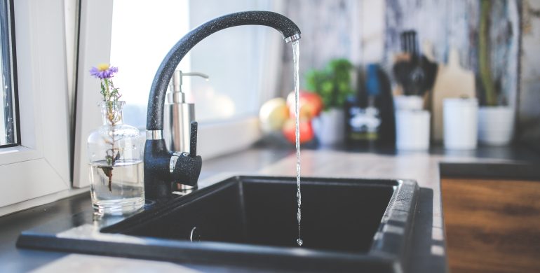 Reasons behind the low water pressure in your home